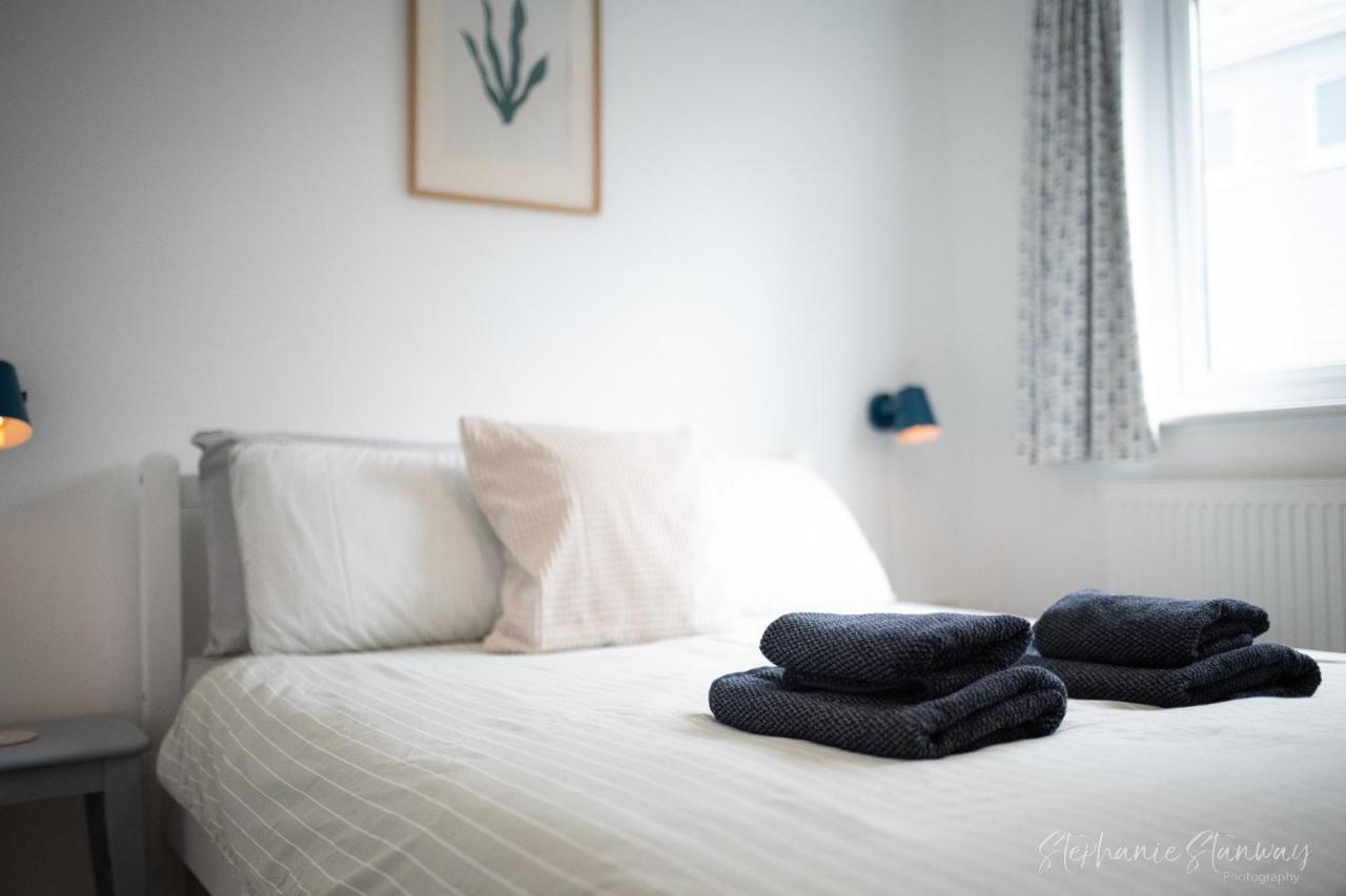 The Lookout, Modern Home From Home, Sleeps 5, With Private Parking & Outside Terrace St Ives  Ngoại thất bức ảnh