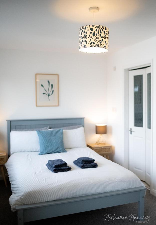 The Lookout, Modern Home From Home, Sleeps 5, With Private Parking & Outside Terrace St Ives  Ngoại thất bức ảnh
