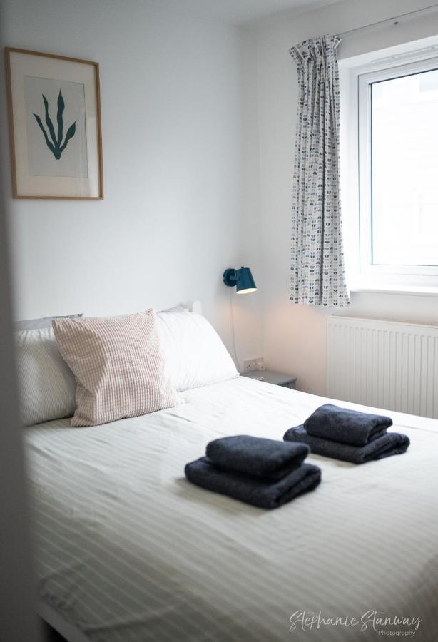 The Lookout, Modern Home From Home, Sleeps 5, With Private Parking & Outside Terrace St Ives  Ngoại thất bức ảnh